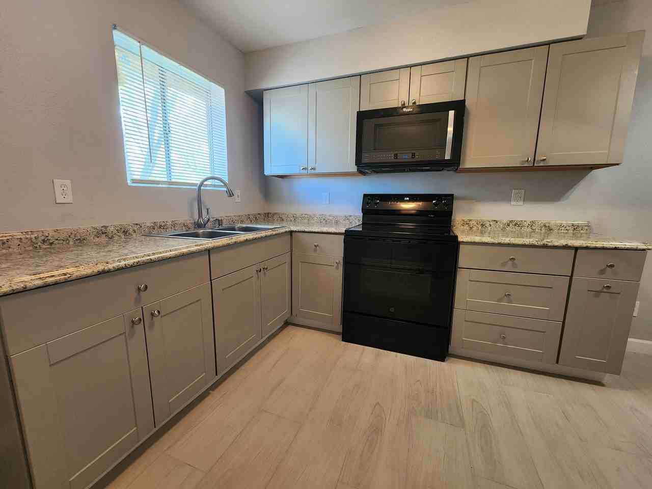 143 S Doran Bldg F #205 - Photo 6 of 20