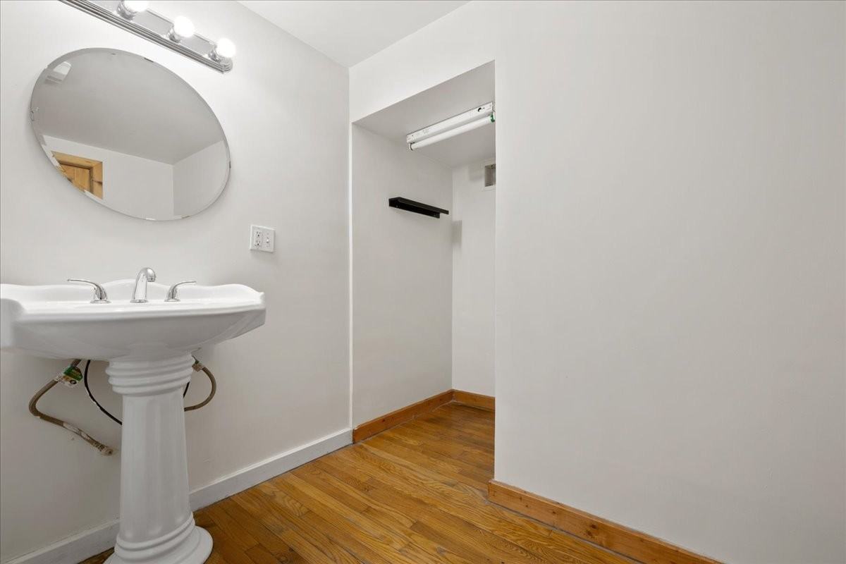 325 Lafayette St #1003 - Photo 4 of 17