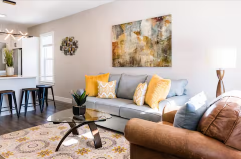 814 W Arapahoe Ave - Photo 2 of 50