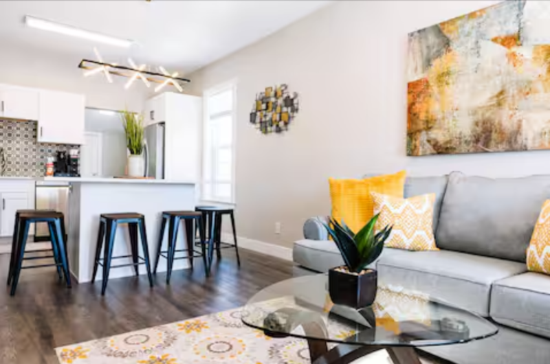 814 W Arapahoe Ave - Photo 3 of 50