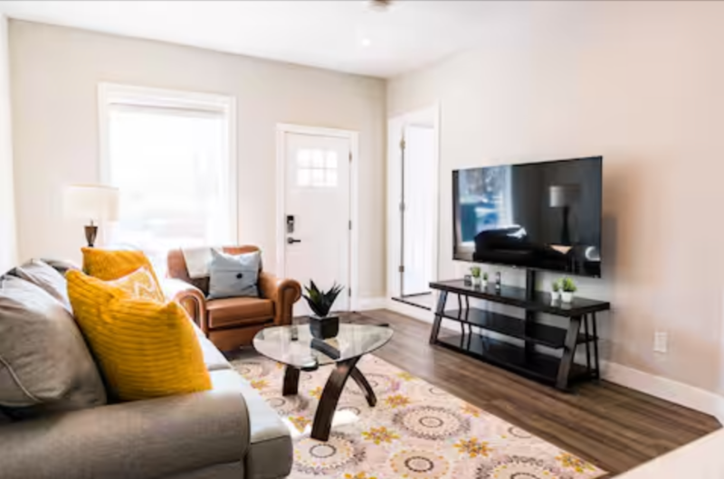 814 W Arapahoe Ave - Photo 4 of 50