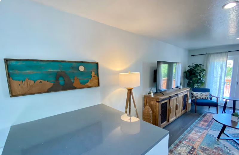 642 N Starcrest Dr ##W - Photo 4 of 46