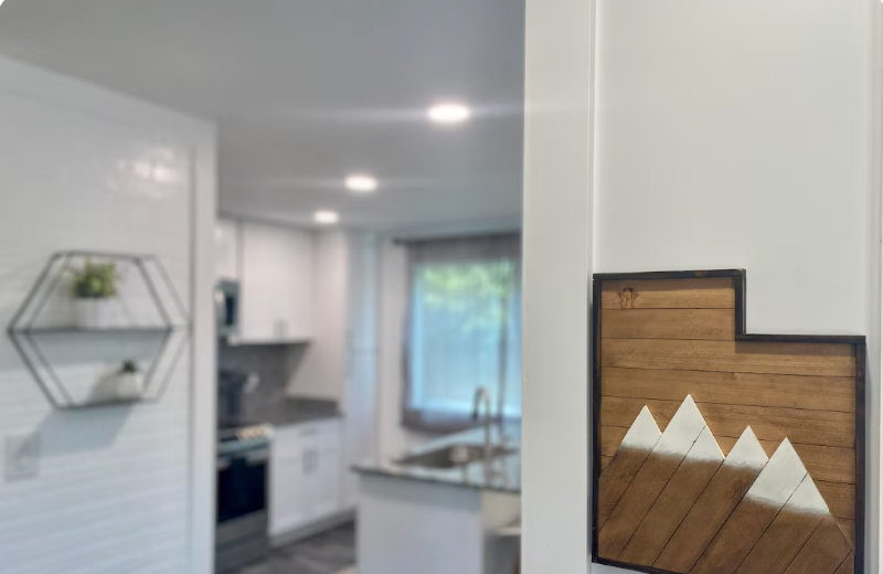 642 N Starcrest Dr ##W - Photo 7 of 46