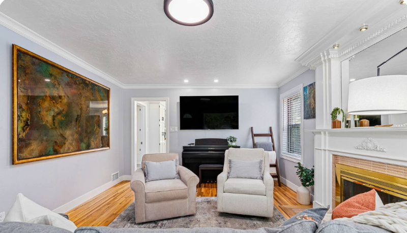 444 N Oakley St - Photo 2 of 28