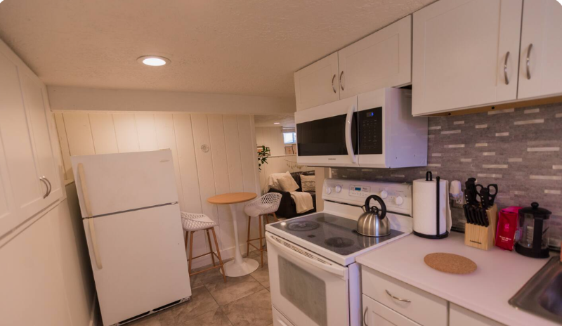 64 W Hartwell Ave #B - Photo 5 of 15