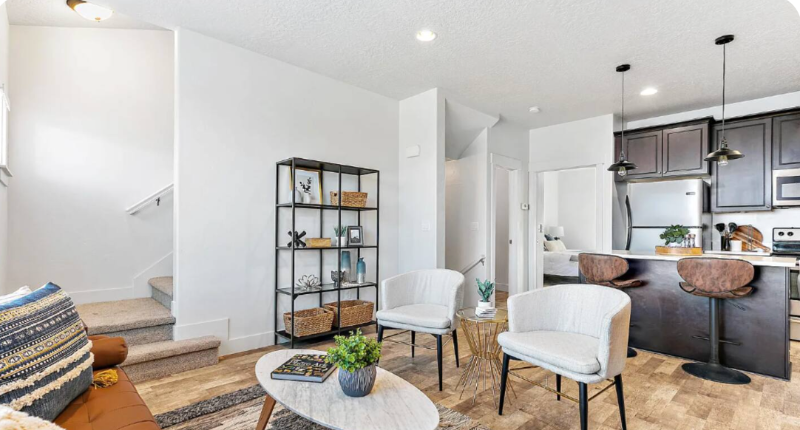 1812 W Irini Ln - Photo 3 of 26