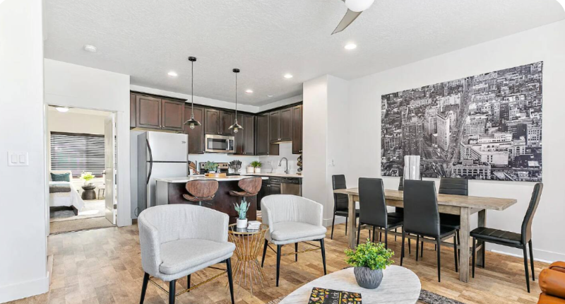 1812 W Irini Ln - Photo 4 of 26