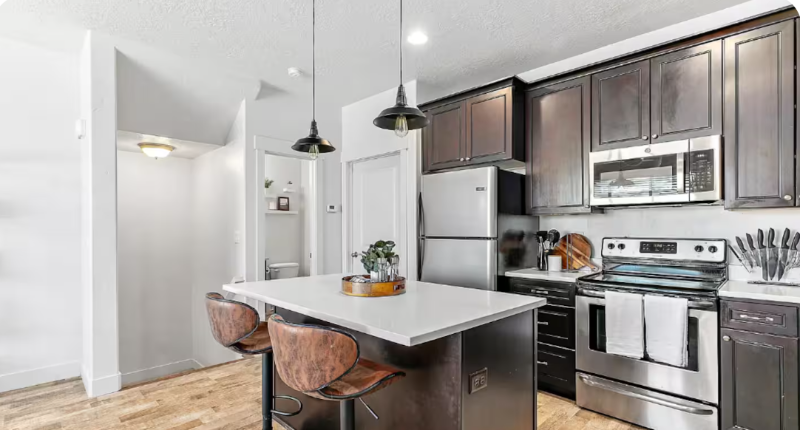 1812 W Irini Ln - Photo 6 of 26