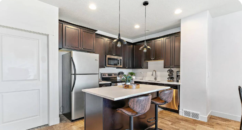 1812 W Irini Ln - Photo 7 of 26