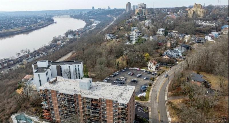 1815 William Howard Taft Rd #409 - Photo 3 of 20