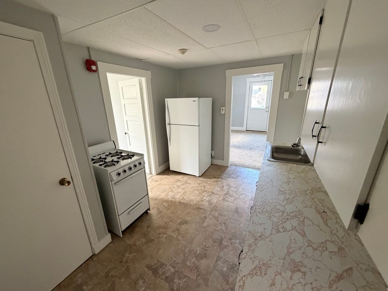 30 Riverdale Ave #6 - Photo 4 of 6