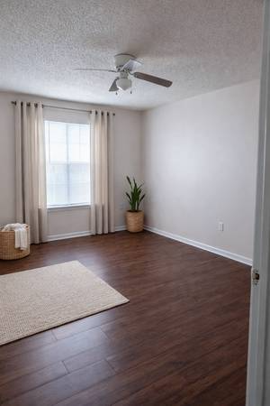 330 Commonwealth Cir - Photo 6 of 11