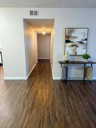 330 Commonwealth Cir - Photo 3 of 9