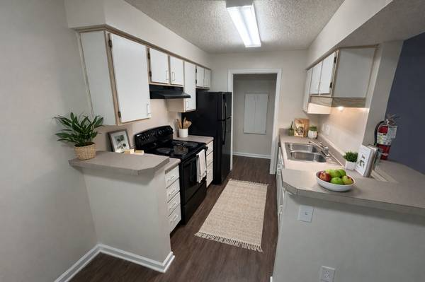 330 Commonwealth Cir - Photo 5 of 9