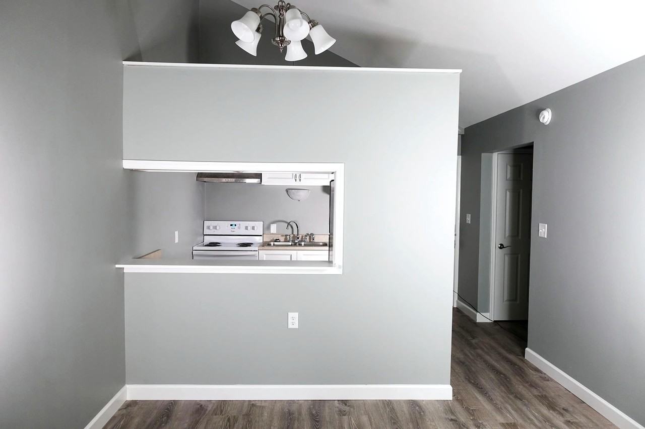 Salem Crown Apartments - Photo 3 of 10