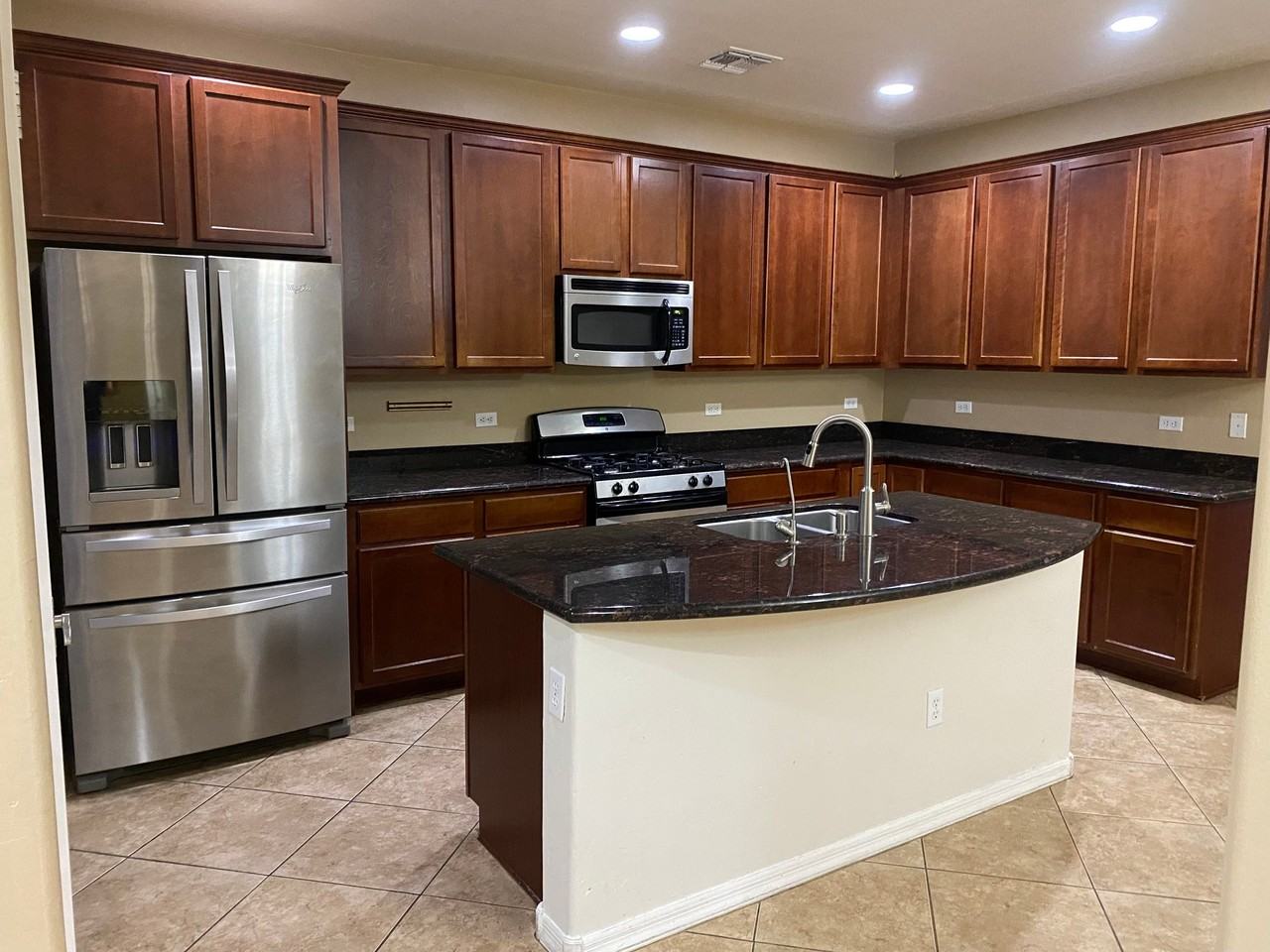 10437 S Painted Mare Dr - Photo 4 of 20