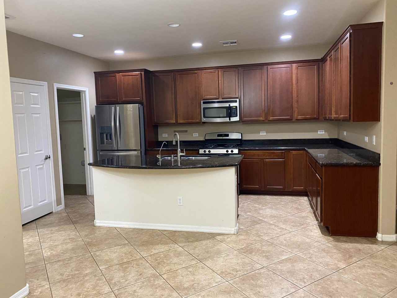 10437 S Painted Mare Dr - Photo 5 of 20