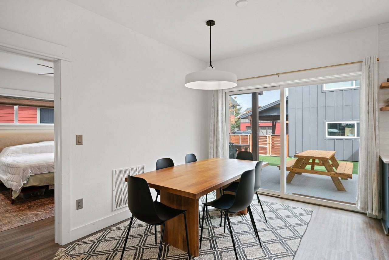 4451 Alexander St - Photo 3 of 23