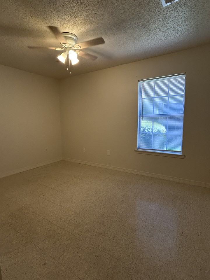 199 C 16th Street - Photo 4 of 15