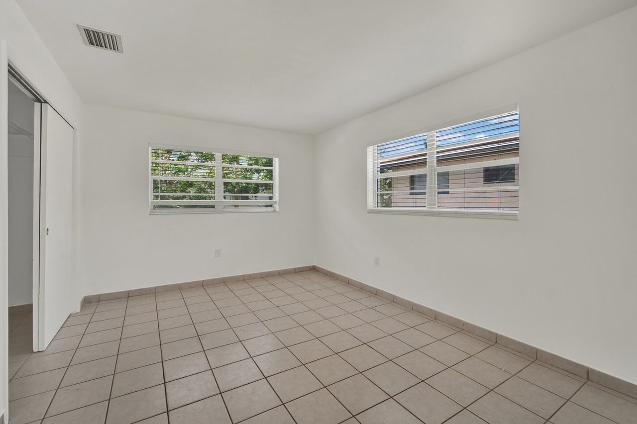 330-340 Madeira Ave. - Photo 5 of 12