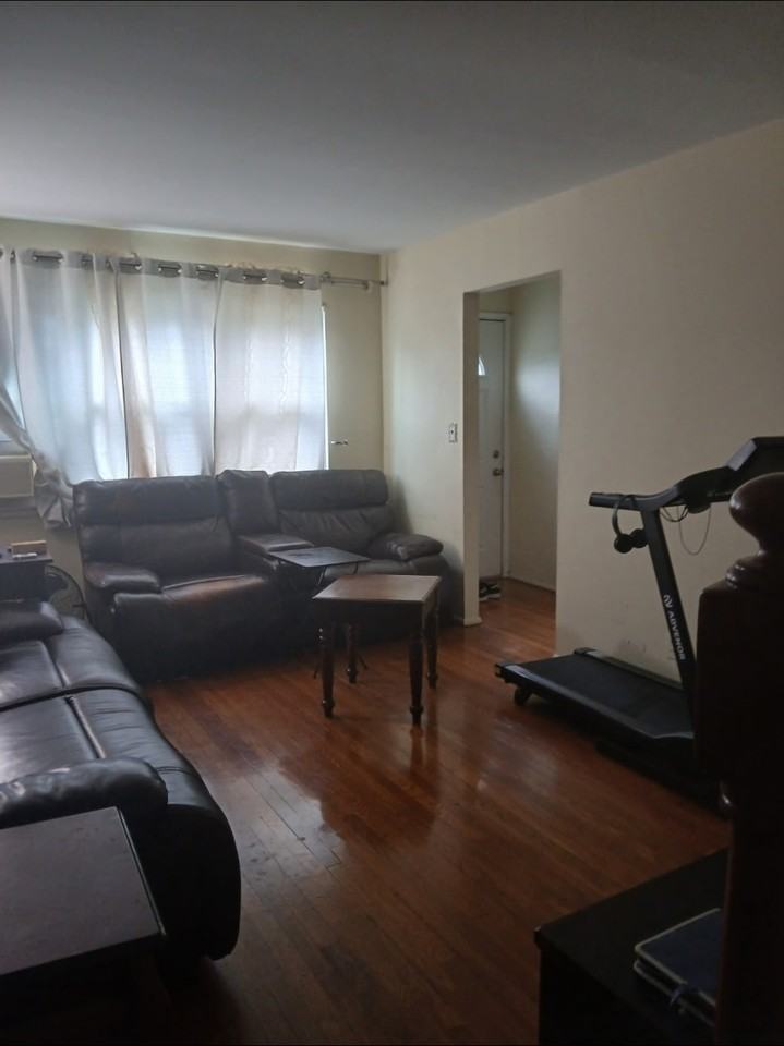 160th St #1stFL - Photo 5 of 10