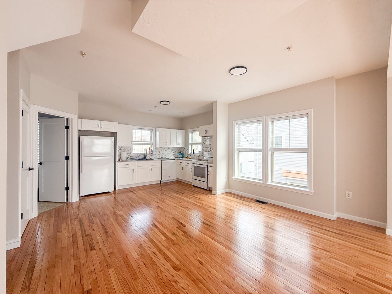 49 Norfolk St #C - Photo 2 of 13