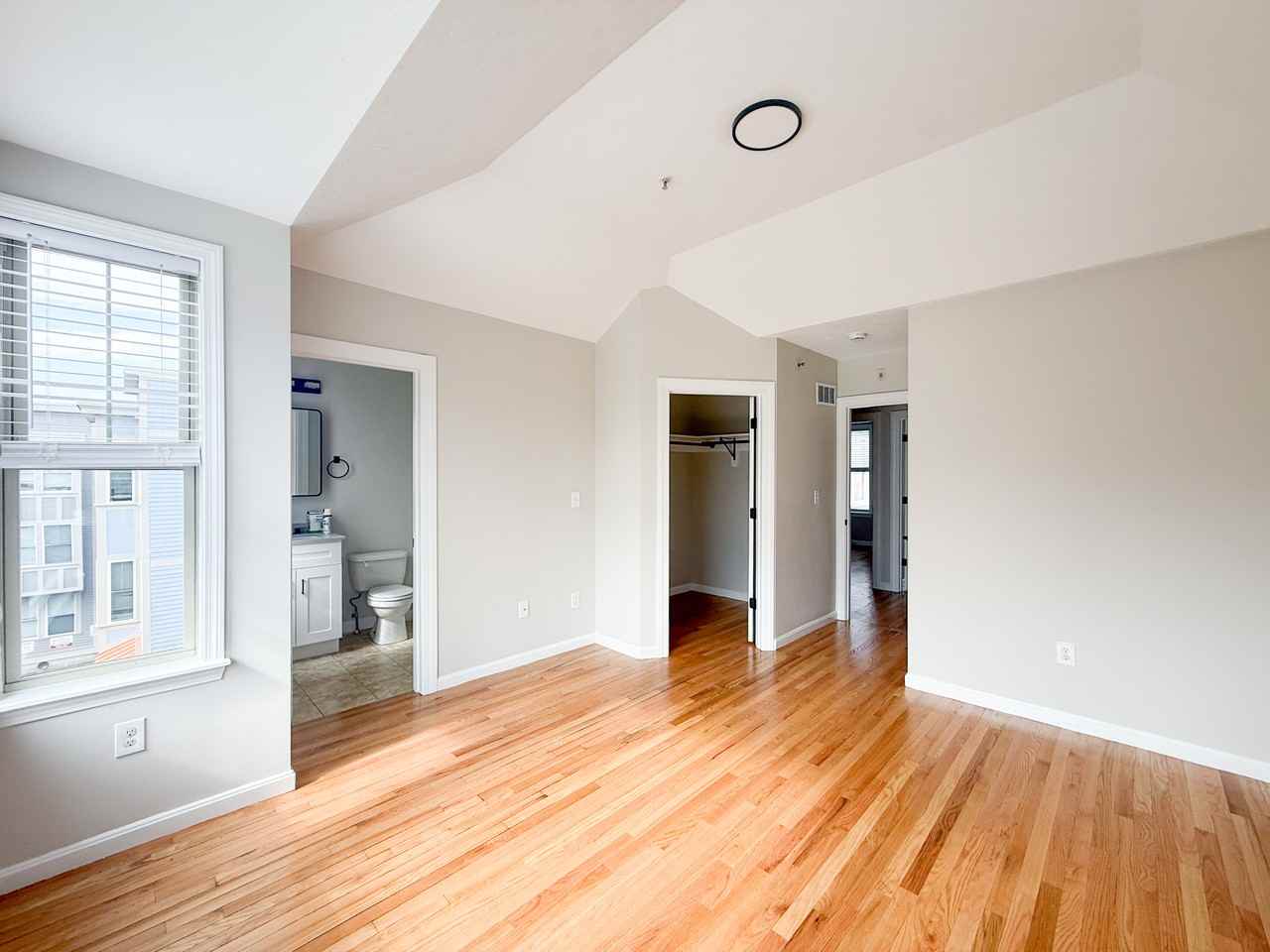 49 Norfolk St #C - Photo 4 of 13