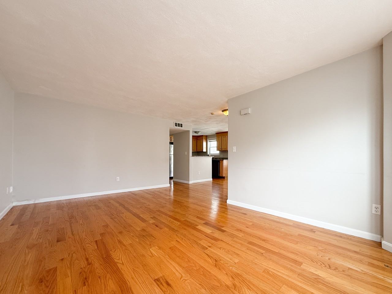 34 Lonsdale St #2 - Photo 2 of 9