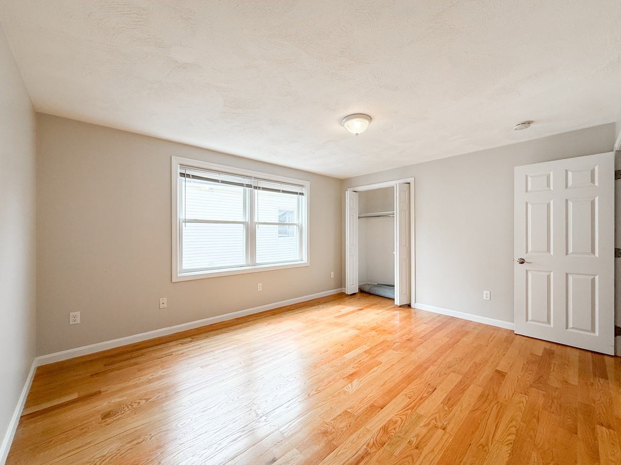 34 Lonsdale St #2 - Photo 6 of 9