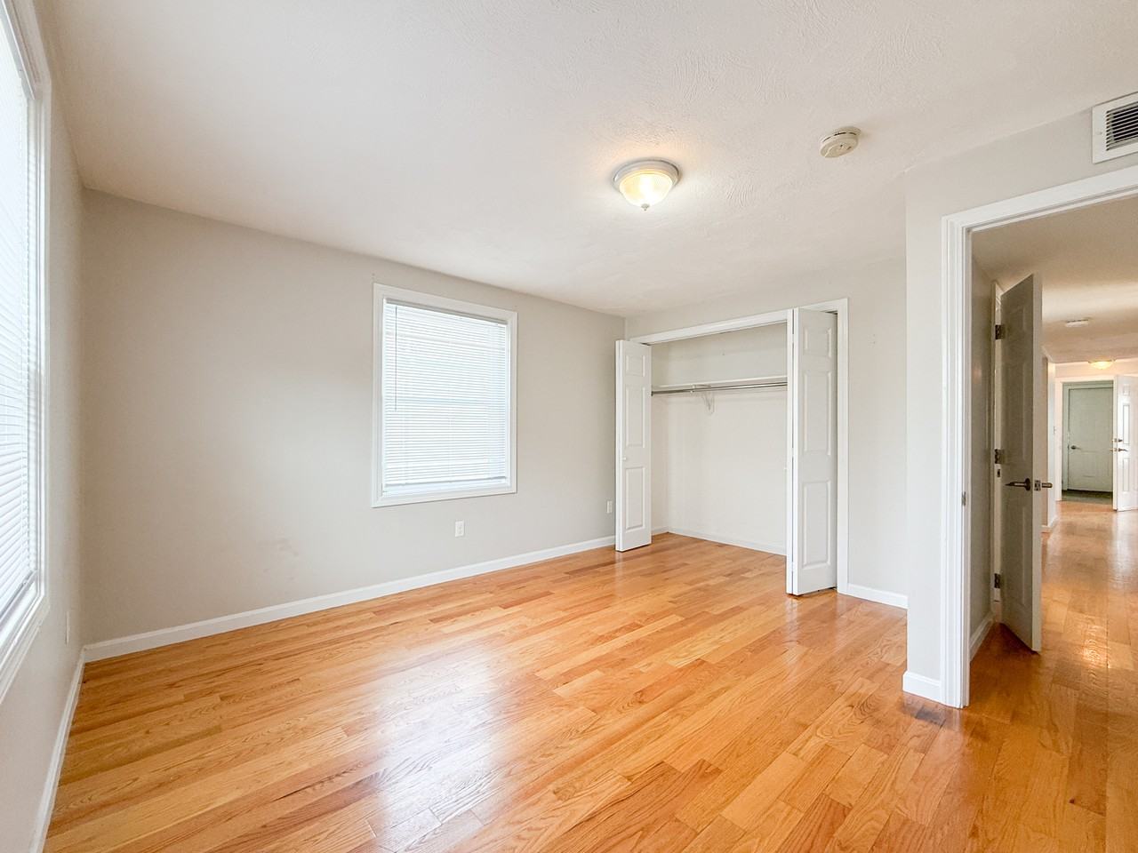 34 Lonsdale St #2 - Photo 7 of 9