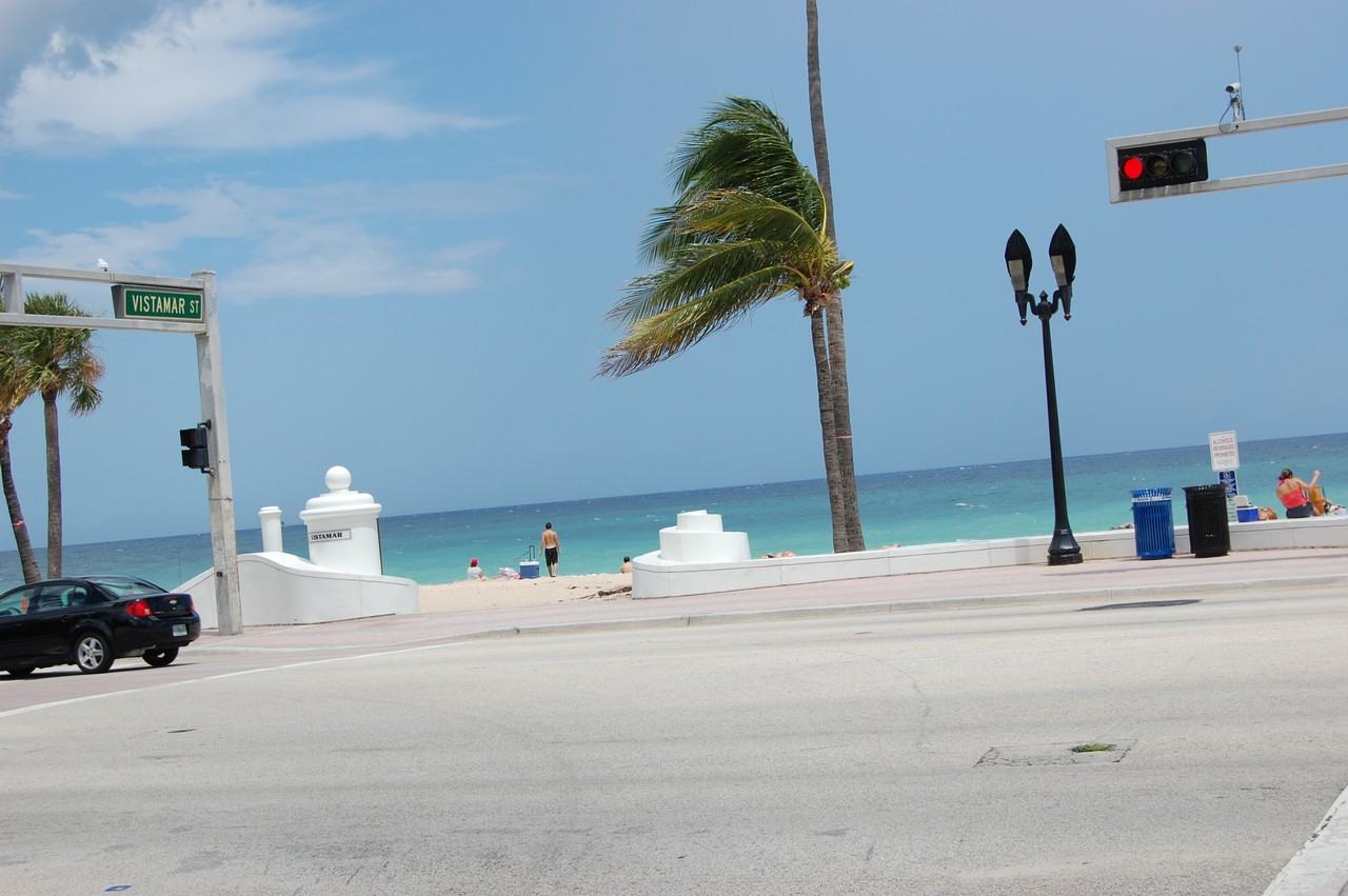 720 Orton Ave #704 - Photo 3 of 7