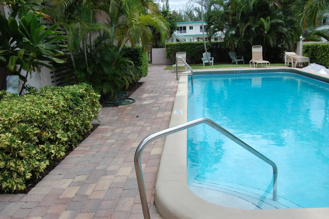 720 Orton Ave #704 - Photo 4 of 7