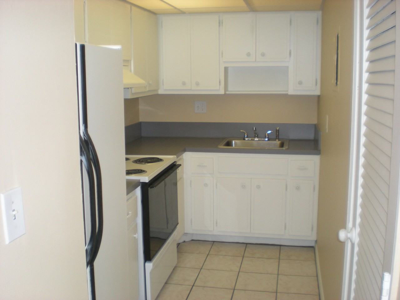 720 Orton Ave #704 - Photo 6 of 7