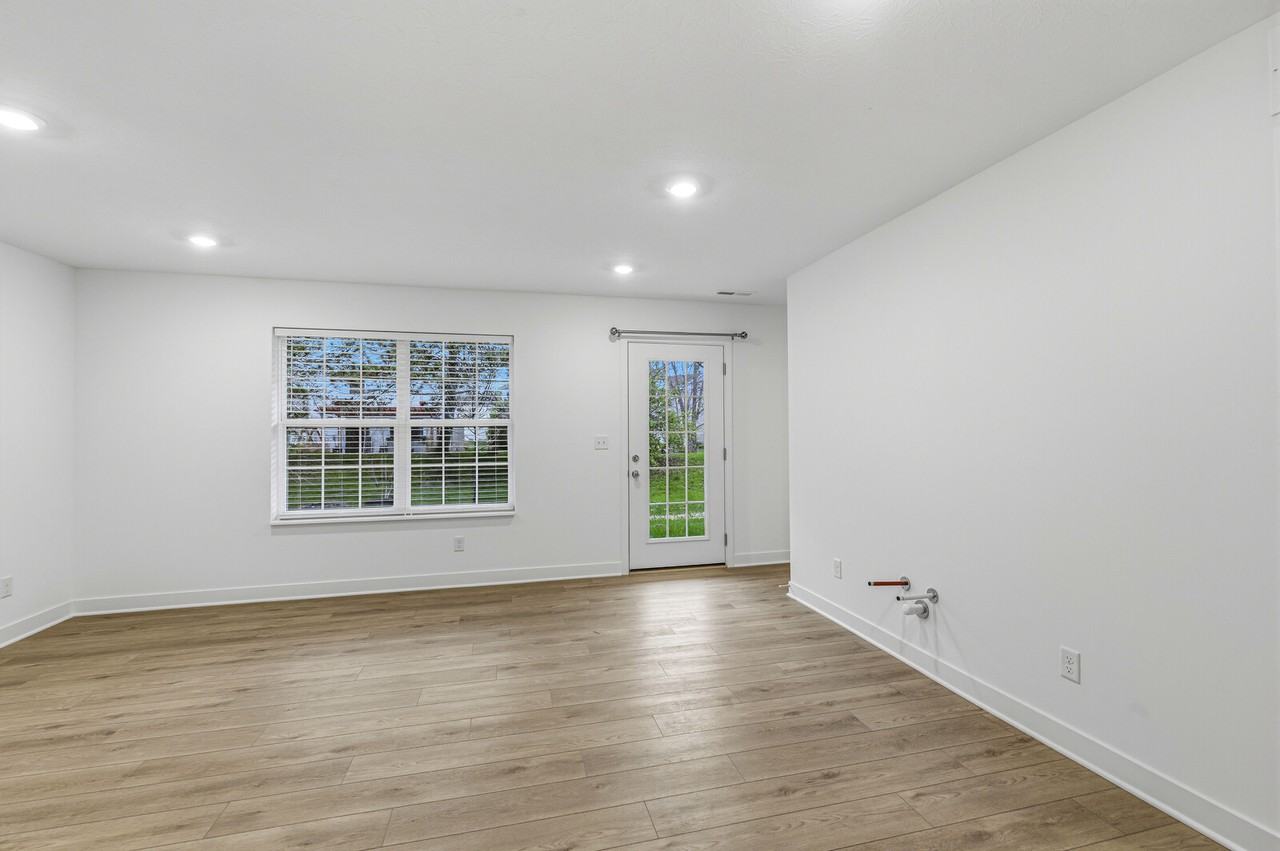 5922 Juna Ave #5922 - Photo 5 of 35