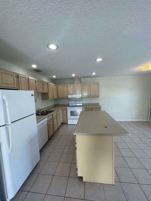 1869 Highland Rd - Photo 5 of 30