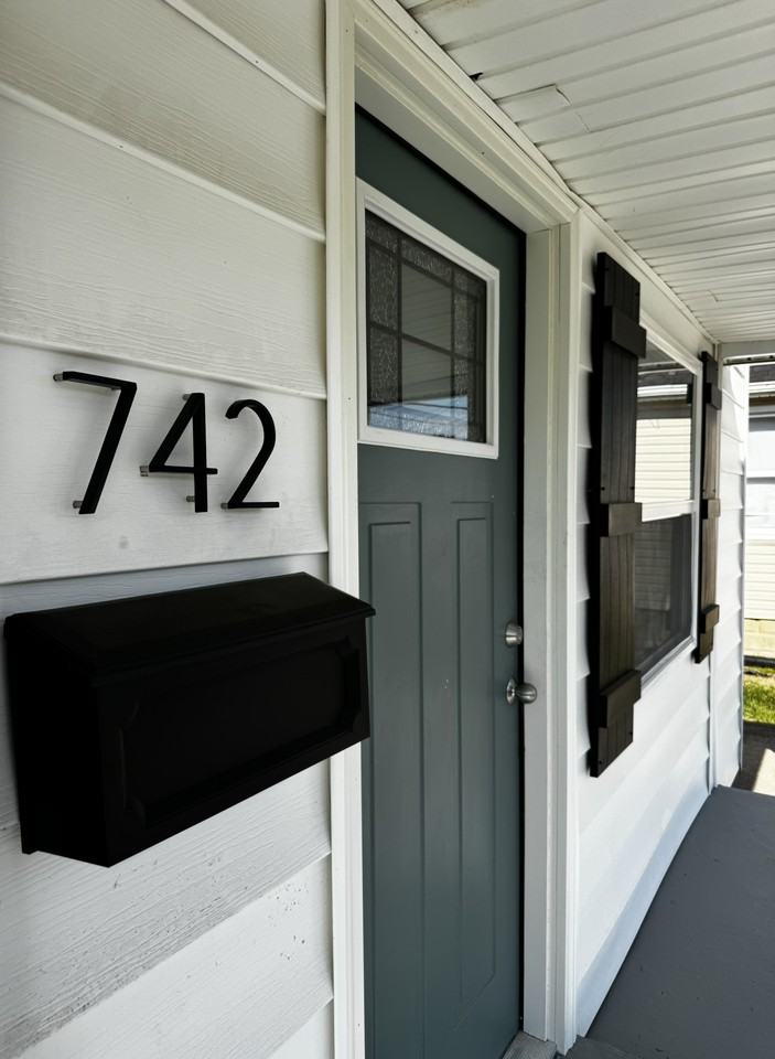 742 Lee St #NA - Photo 2 of 37