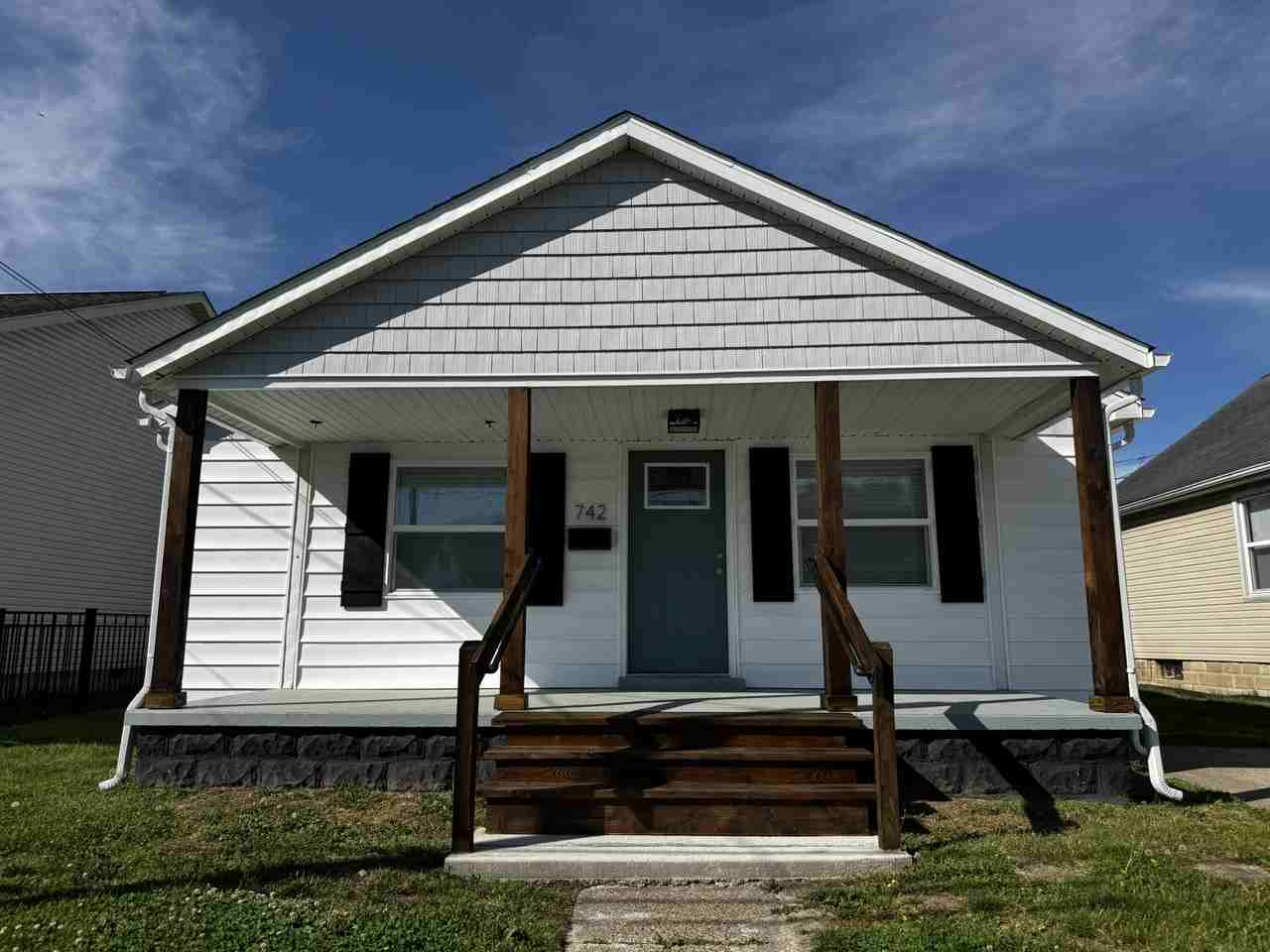 742 Lee St #NA - Photo 3 of 37