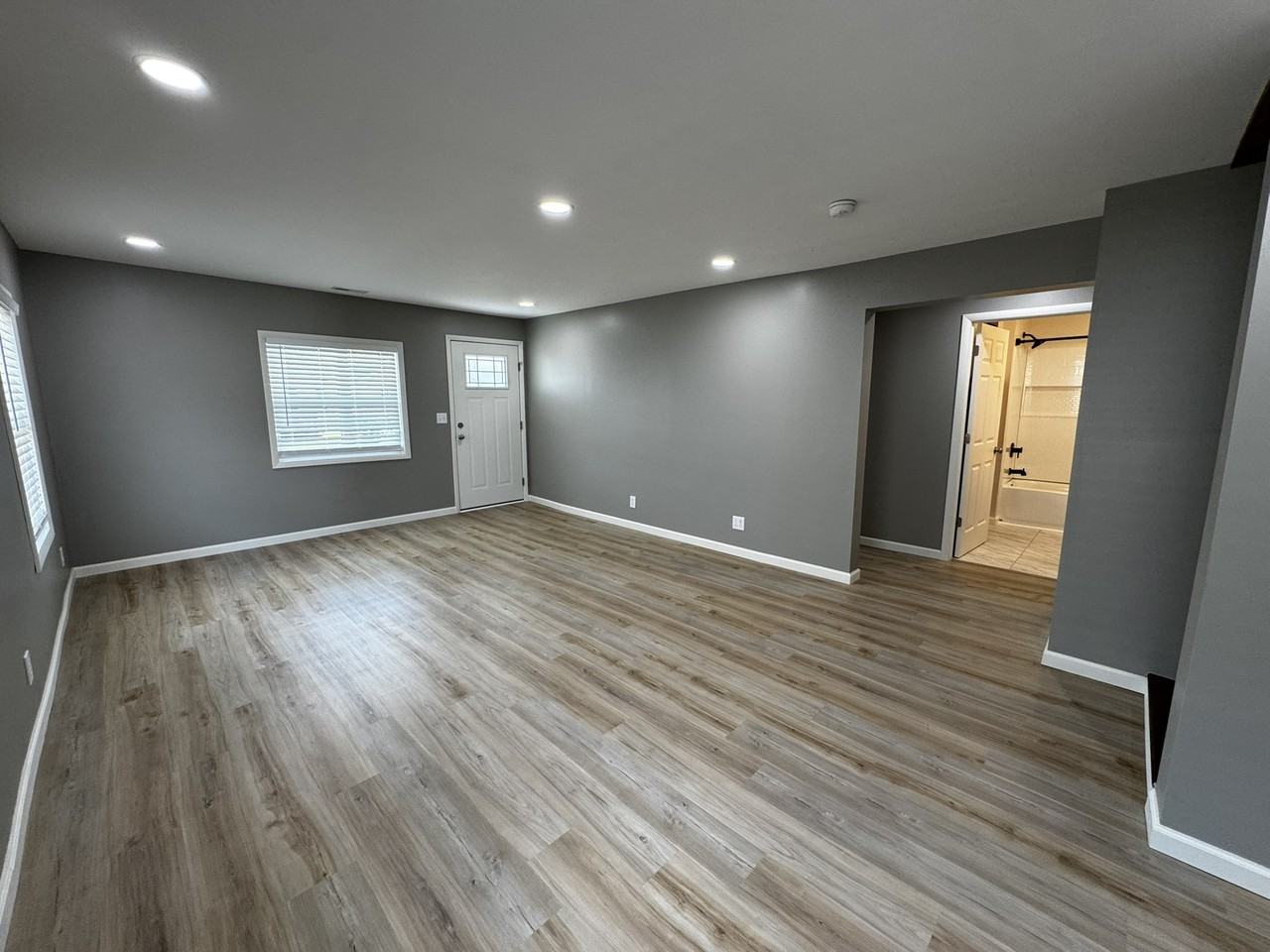 742 Lee St #NA - Photo 5 of 37