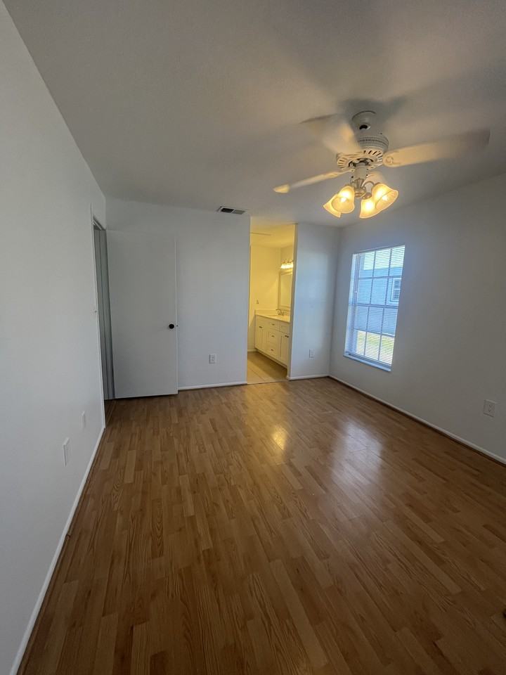 2920 Bradley Ct #2920 - Photo 2 of 20