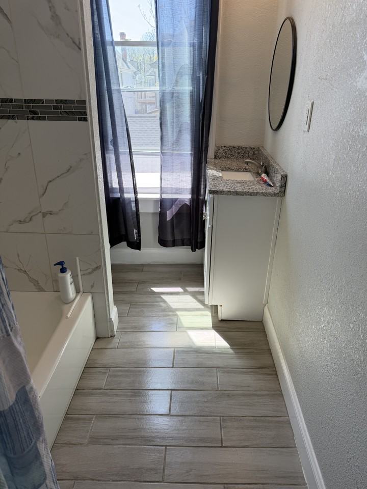 217 West 30th Street - Photo 6 of 6