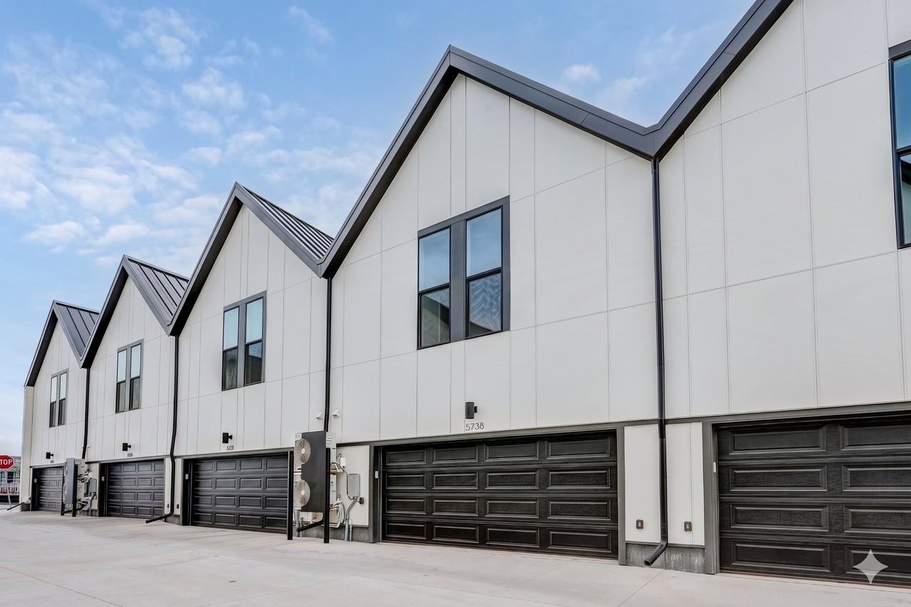 5735 W 91st Pl - Photo 3 of 17