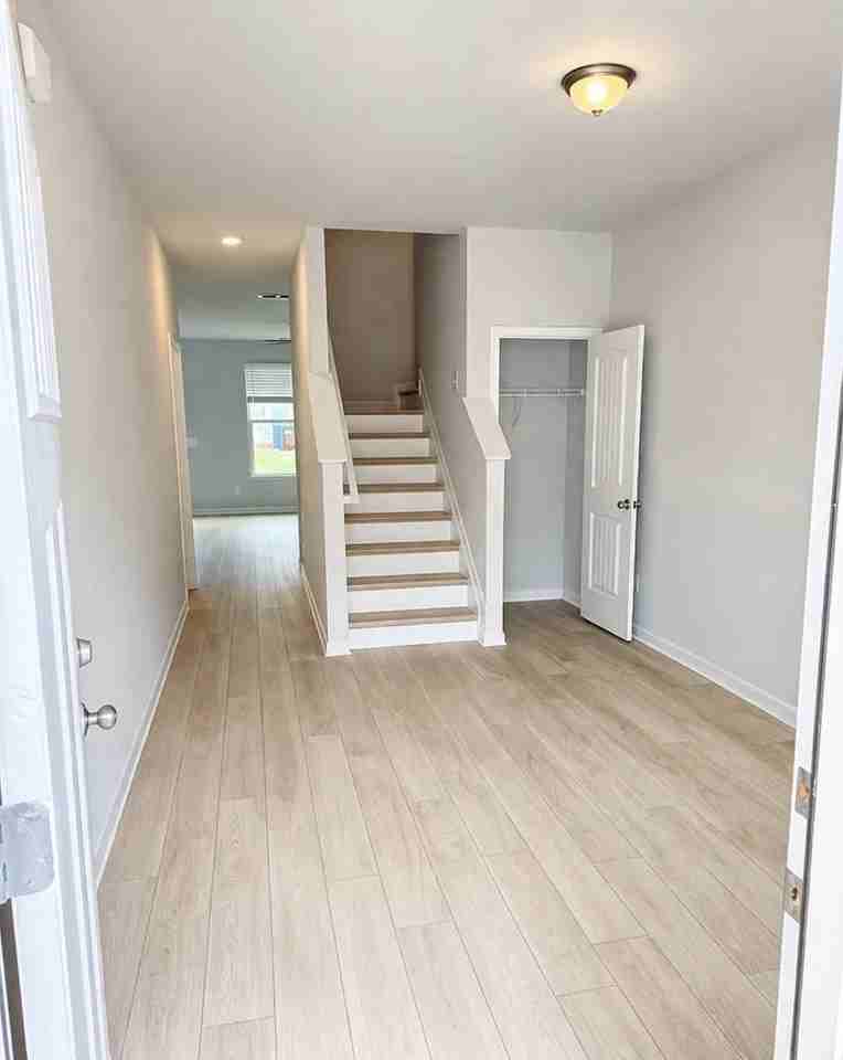 471 Payne Dr - Photo 2 of 20