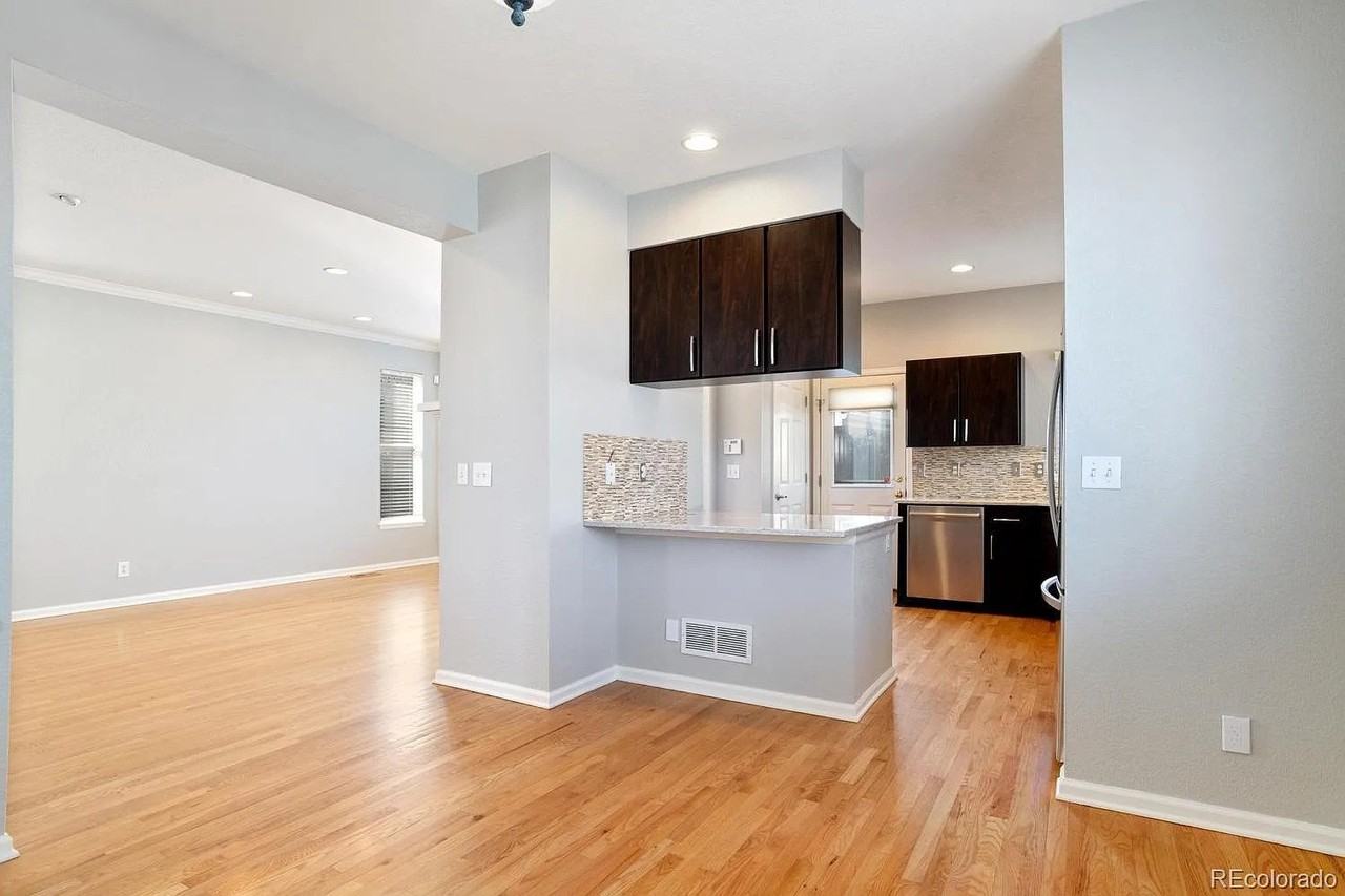 8094 E Harvard Cir - Photo 4 of 20