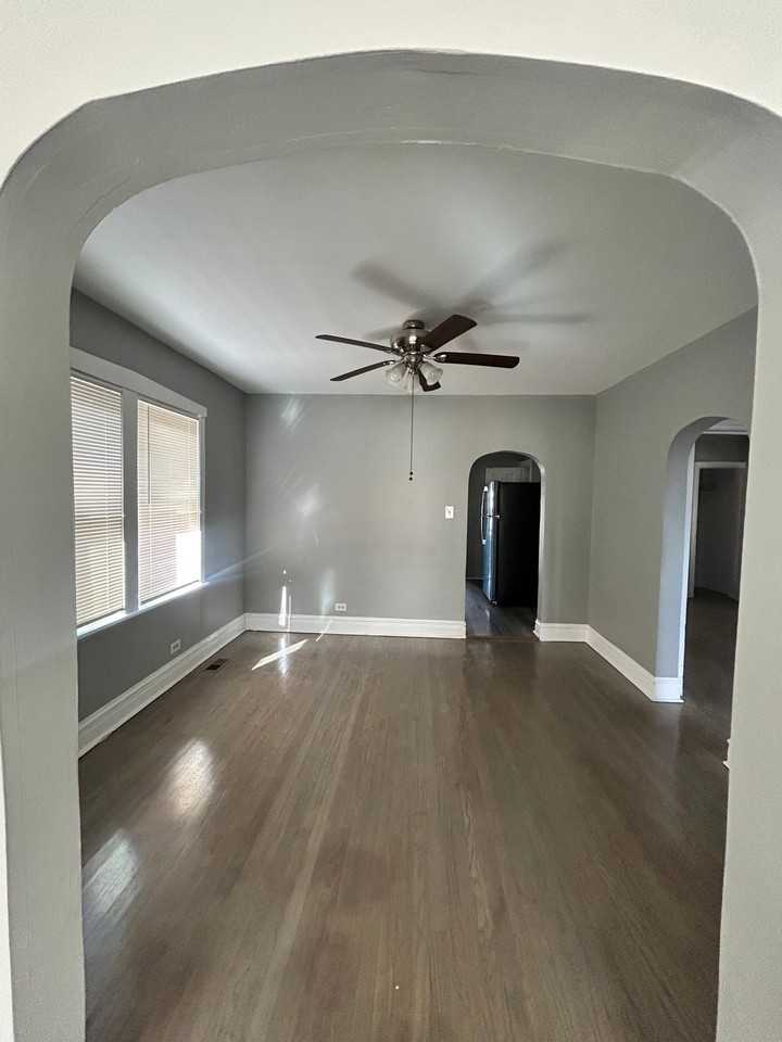 1620 N Laramie Ave - Photo 3 of 18