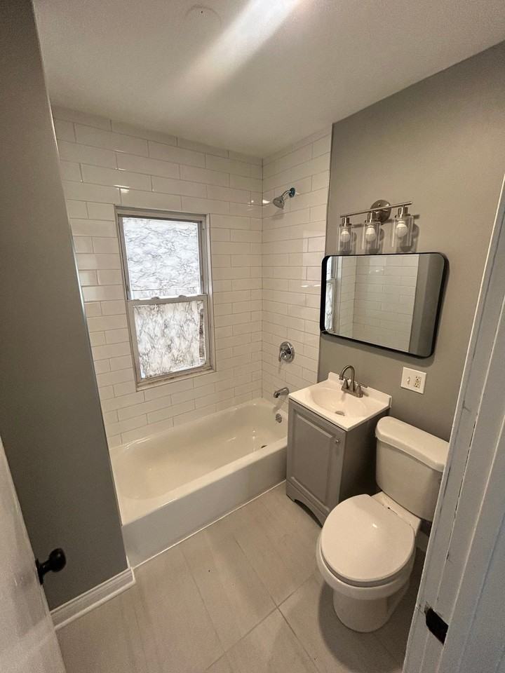 1620 N Laramie Ave - Photo 5 of 18