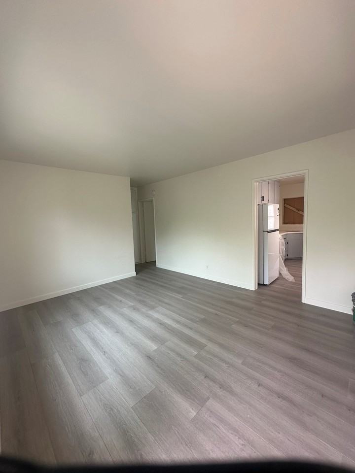 209 W Palmer Ave #B - Photo 3 of 14