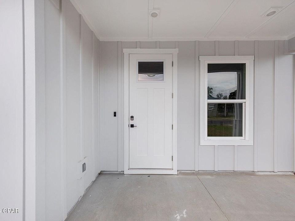 517 E 8th St - Photo 2 of 20