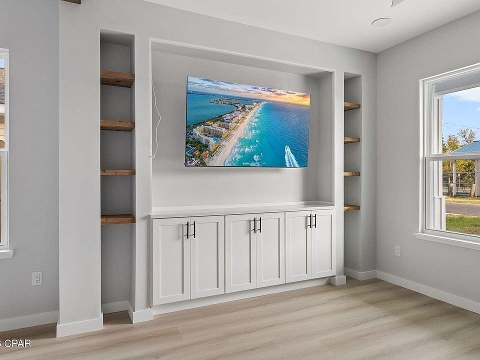 517 E 8th St - Photo 5 of 20