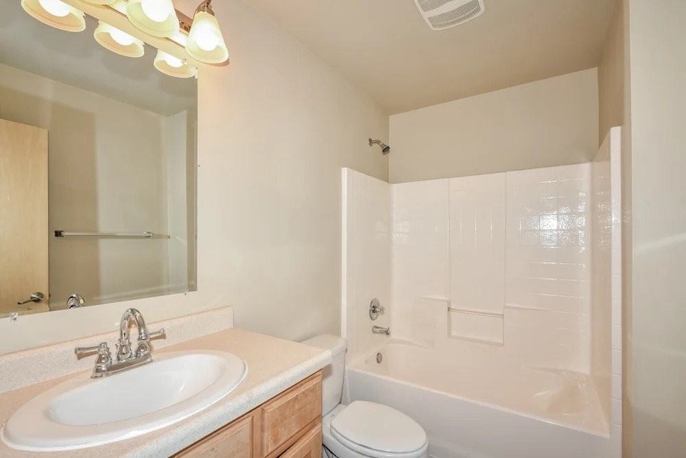 5018 200th Street Ct E - Photo 4 of 8