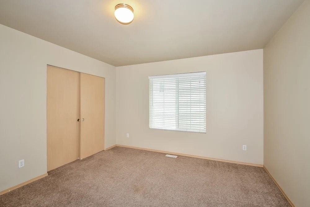 5018 200th Street Ct E - Photo 5 of 8